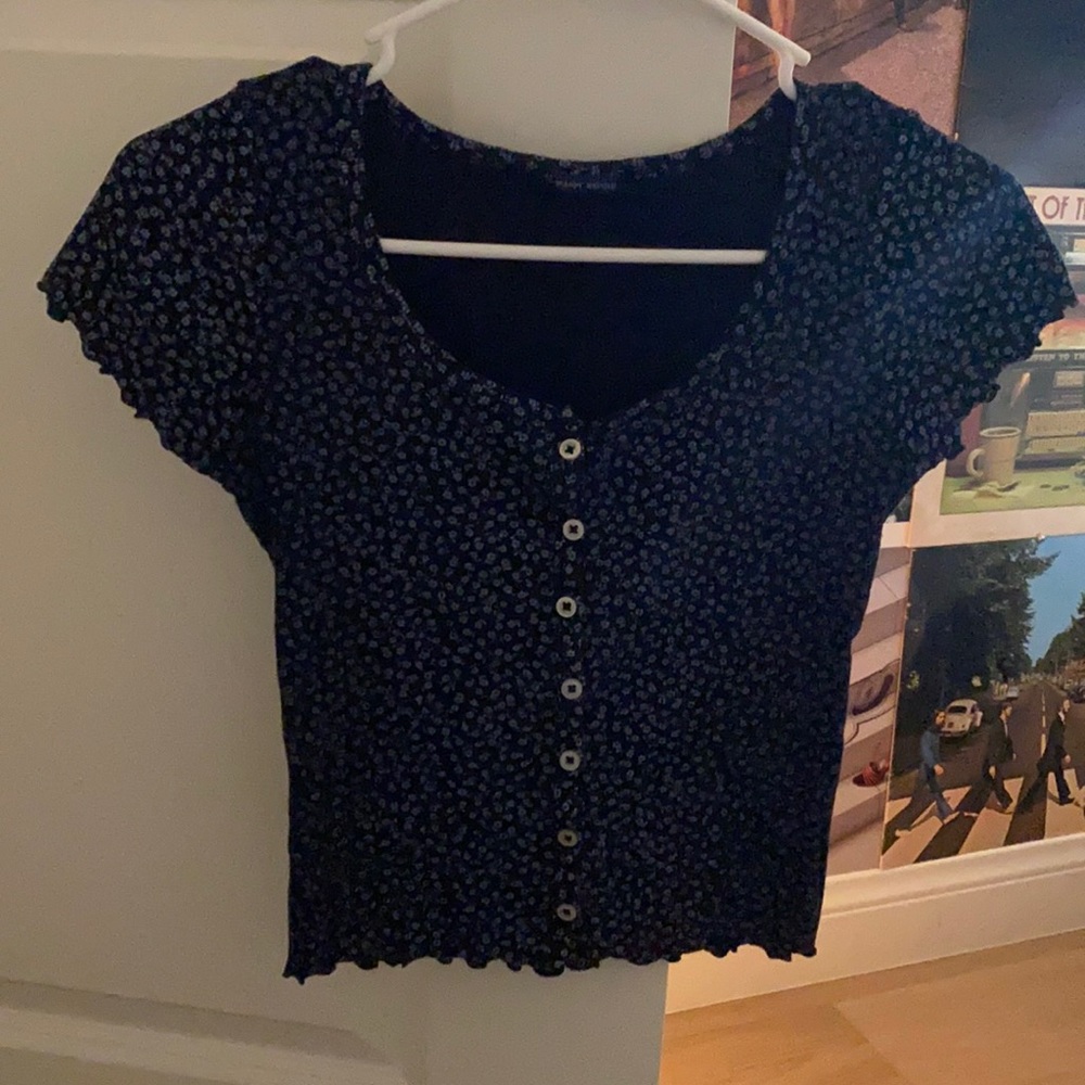 Zelly Ruffle top